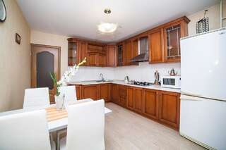 Апартаменты VGOSTI apartment COMFORT Минск Апартаменты с видом на озеро-1