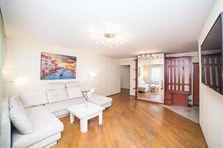 Апартаменты VGOSTI apartment COMFORT Минск Апартаменты с видом на озеро-32